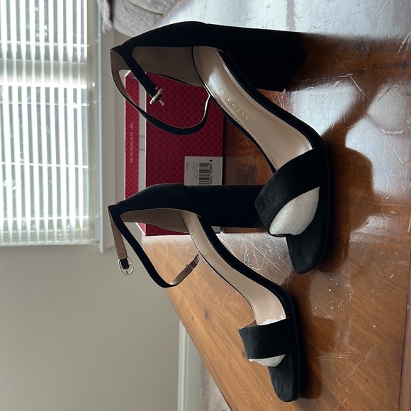 Kelly & Katie Caital Sandal / Block Heel - Picture 3 of 5